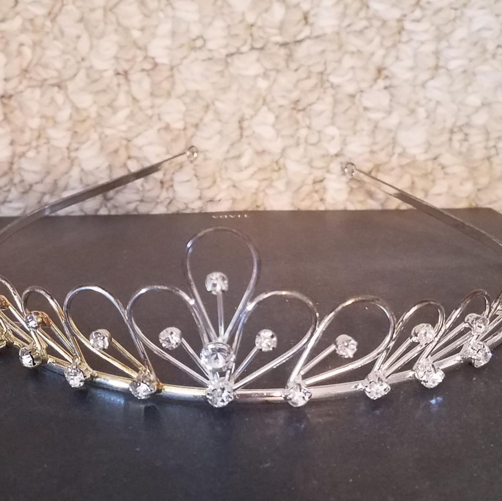 Costume tiara